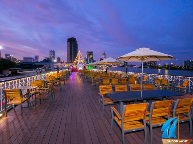 to chuc tiec tau sai gon 6 3008